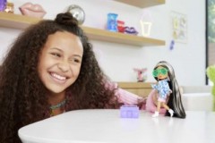 Mattel Barbie Extra Mini Puppe (Checker Jacket) Кукла Barbie Extra Mini (Клетчатая куртка)