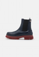 Tommy Hilfiger PREPPY OUTDOOR LOW BOOT Platform ankle boots desert sky PREPPY OUTDOOR LOW BOOT Ботильоны на платформе небо пустыни