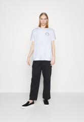 Tommy Hilfiger SHADOW TEE UNISEX Print T-shirt optic white SHADOW TEE UNISEX Футболка с принтом оптический белый