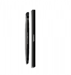 CHANEL PINCEAU DUO LÈVRES N°300  Кисть для глаз губ
