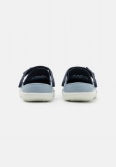 Crocs LITERIDE 360 UNISEX Pantolette flach navy/blue grey LITERIDE 360 UNISEX Мюли на плоской подошве темно-синий/серо-голубой