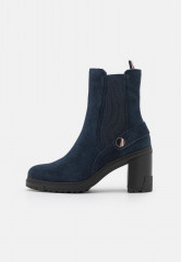 Tommy Hilfiger OUTDOOR BOOT High heeled ankle boots desert sky OUTDOOR BOOT Ботильоны на высоком каблуке небо пустыни