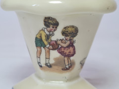 Вазочка декоративная Limoges France, белый фарфор &quot;Брат и сестра&quot;, 6 x 5,5 см, Франция, 1960-70гг.