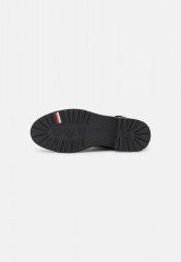 Tommy Hilfiger COIN FLAT BOOT Classic ankle boots black COIN FLAT BOOT Классические ботильоны черный