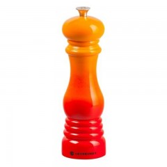 Le Creuset Le Creuset  'Muhlen' Pfeffermuhle Ofenrot h: 21 cm Le Creuset &quot;M?hlen&quot; Мельница для перца красная, высота: 21 см