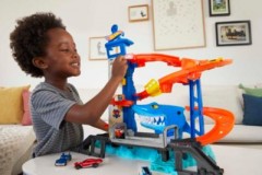 Mattel Hot Wheels City Hai-Angriff Spielset Игровой набор Hot Wheels «Атака городской акулы»