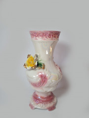 Capodimonte Italy Белая Ваза &quot;Чайная роза&quot; с шестью искусственными розами, 34см x 18см, Италия, 1960-70гг.