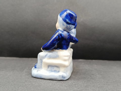 Статуэтка винтажная Delft Blue &quot;Влюбленная пара&quot;, фарфор, 8 х 6 см, Голландия, 1960-70гг.