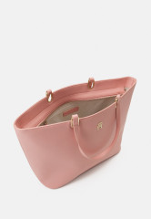 Tommy Hilfiger TH TIMELESS MED Handbag soothing pink TH TIMELESS MED сумка успокаивающий розовый