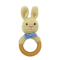 Angels Baby Gehakelte Babyrassel aus Baumwolle mit Beissring aus Holz in niedlichem Tiermotiv Вязаная крючком детская погремушка из хлопка с деревянным колечком для прорезывания зубов в милом зверином мотиве.