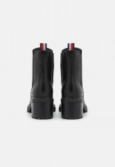 Tommy Hilfiger OUTDOOR CHELSEA MID HEEL BOOT Classic ankle boots black OUTDOOR CHELSEA MID HEEL BOOT Классические ботильоны черный