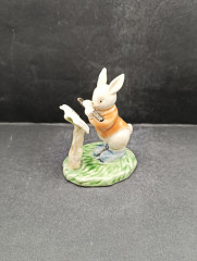 Статуэтка винтажная миниатюрная Im Stil Goebel "Заяц, играющий на флейте", фарфор, 9 х 6 см, Германия, 1970-80гг.