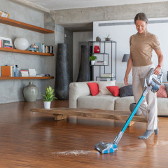 Hoover Hoover Akku-Hand-und Stielstaubsauger HF322YHM 011, beutellos, Motorisierte 2in1 Hydro Duse  Беспроводной ручной пылесос Hoover HF322YHM 011, без мешка, с гидронасадкой 2-в-1 с электроприводом