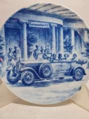 Тарелка декоративная винтажная Genuine Blue China &quot;Тур Мерседес Бенц. Нюрнберг&quot;, мотив 7, фарфор, 19.5 см,Германия, 1960-70гг.